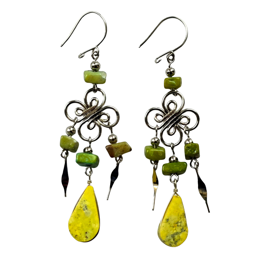 Green Serpentine teardrop stone and silver wire earrings - Made by Peruvian Amazon Artisan