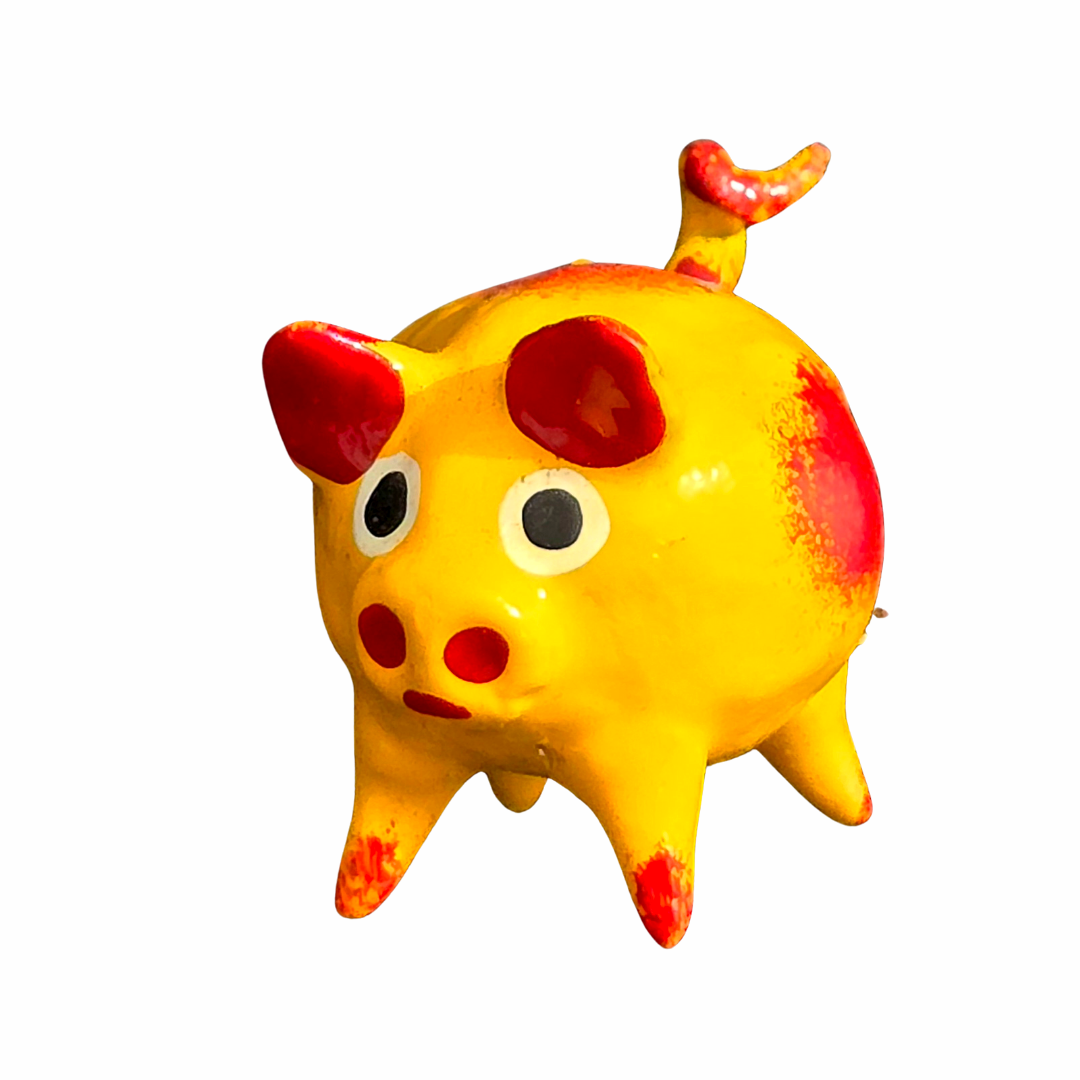 Bobble-head resin pig and skunk - made by an artisan from the Peruvian Amazon - Amazon Ecology