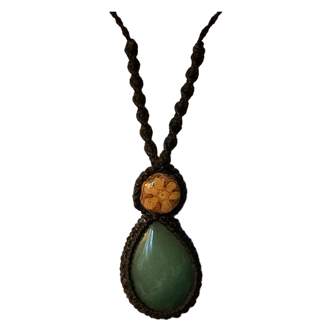 Ayahuasca vine and green jade macrame necklace - Amazon Ecology