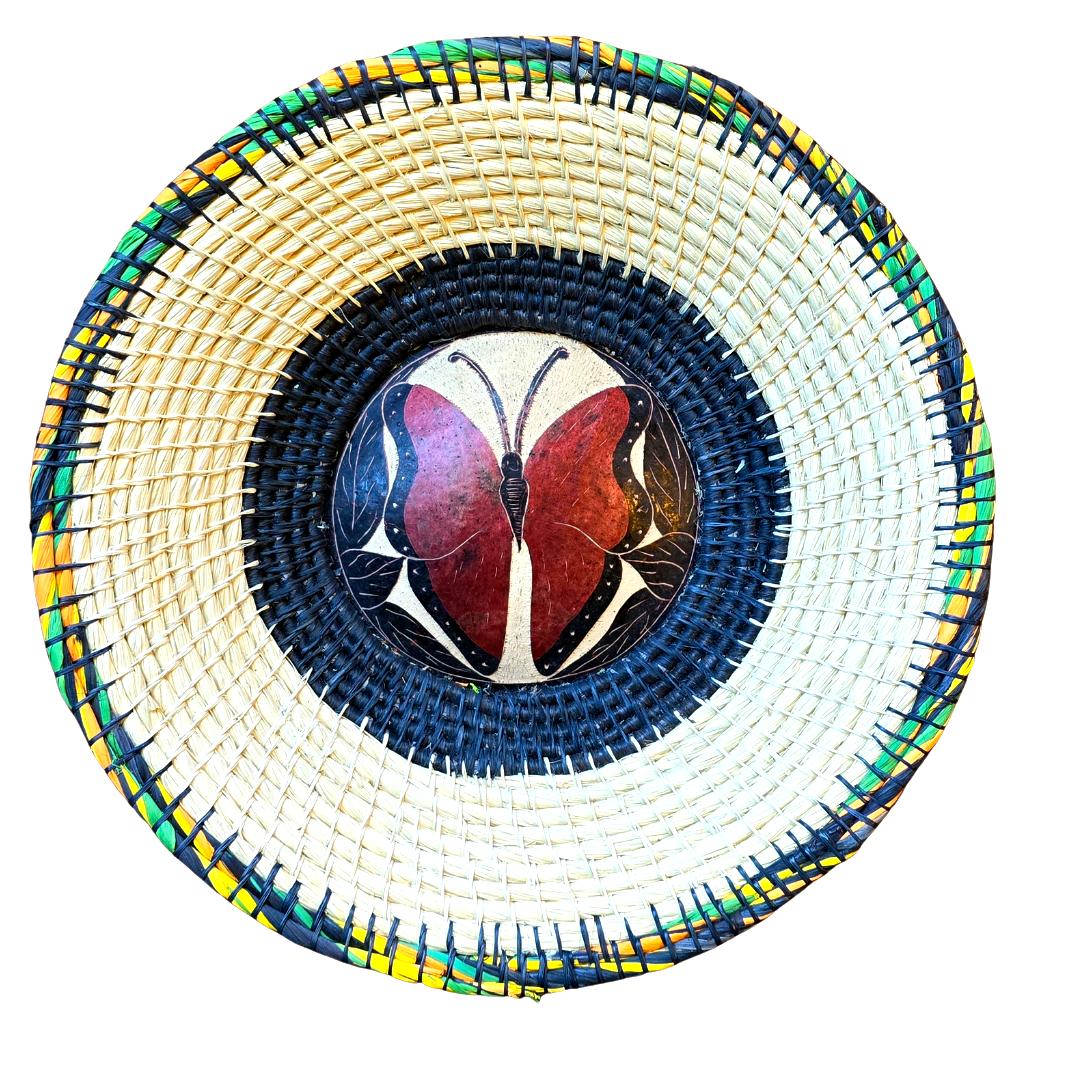 CHAMBIRA BASKET WITH WILDLIIFE CARVING ON CALABASH CENTER - MADE BY PERUVIAN AMAZON ARTISAN - Amazon Ecology