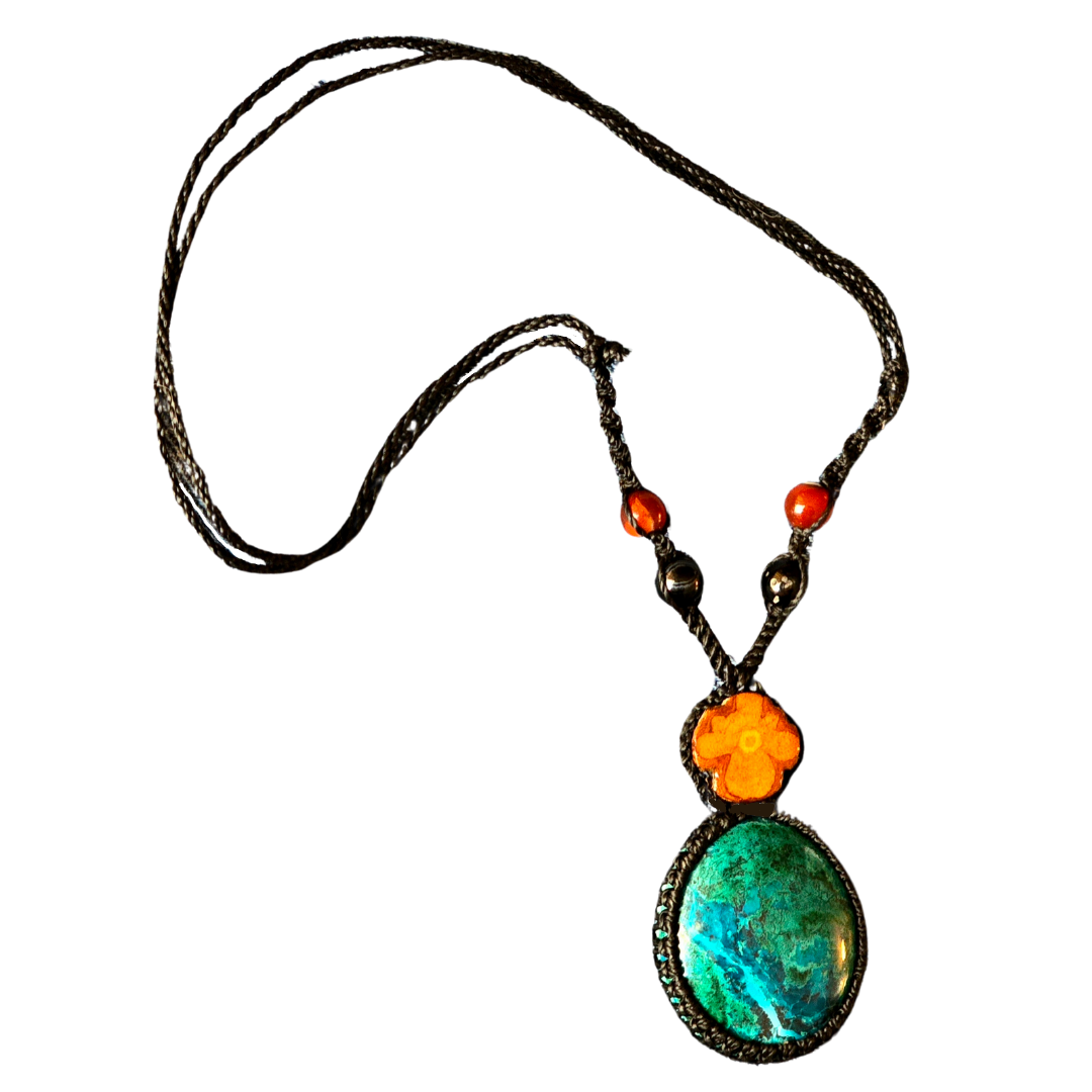 Ayahuasca vine and chrysocolla macrame necklace - Amazon Ecology