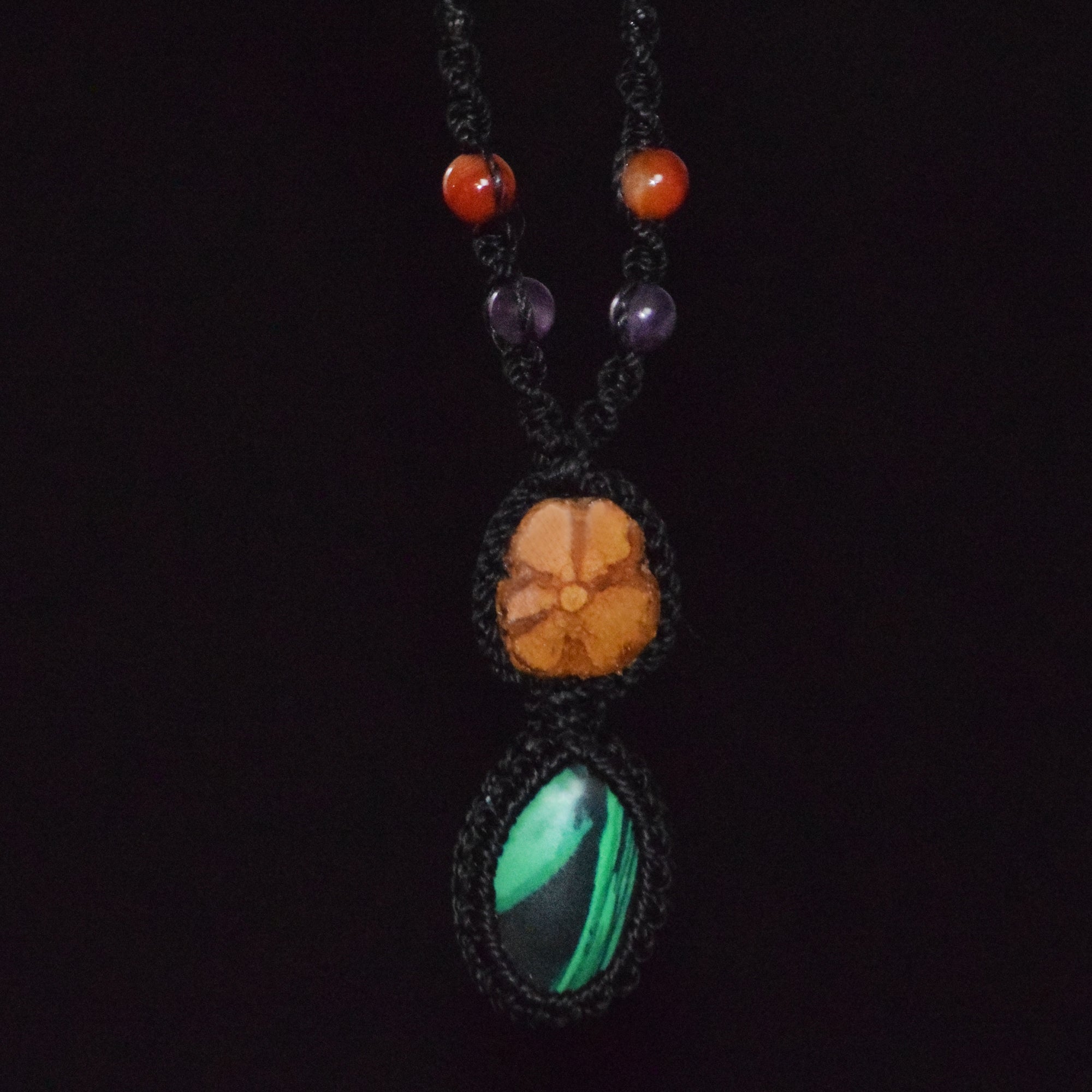 Ayahuasca vine and malaquite macrame necklace - Amazon Ecology