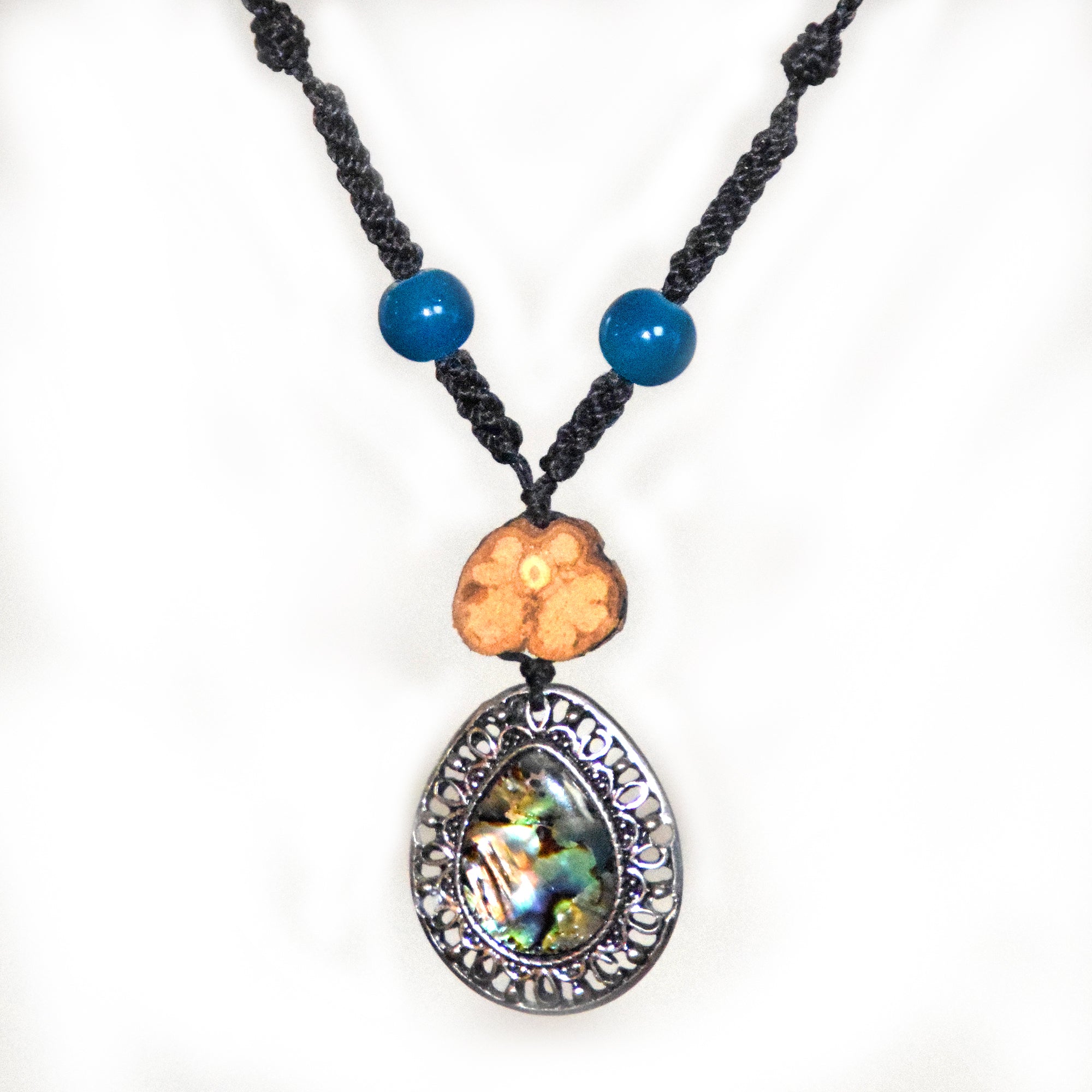 Ayahuasca vine and mother-of-pearl pendant macrame necklace - Amazon Ecology