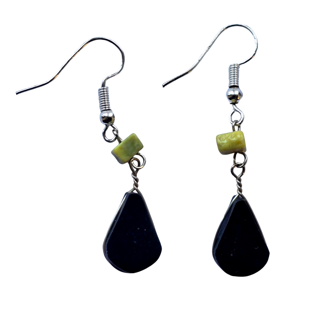 Black Onyx teardrop stone and serpentine bead earrings made by Peruvian Amazon artisan - Amazon Ecology