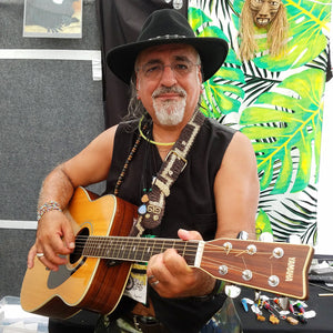 GS03A: Musician at Philadelphia Folk Festival with Amazon Guitar Strap - boa snake model