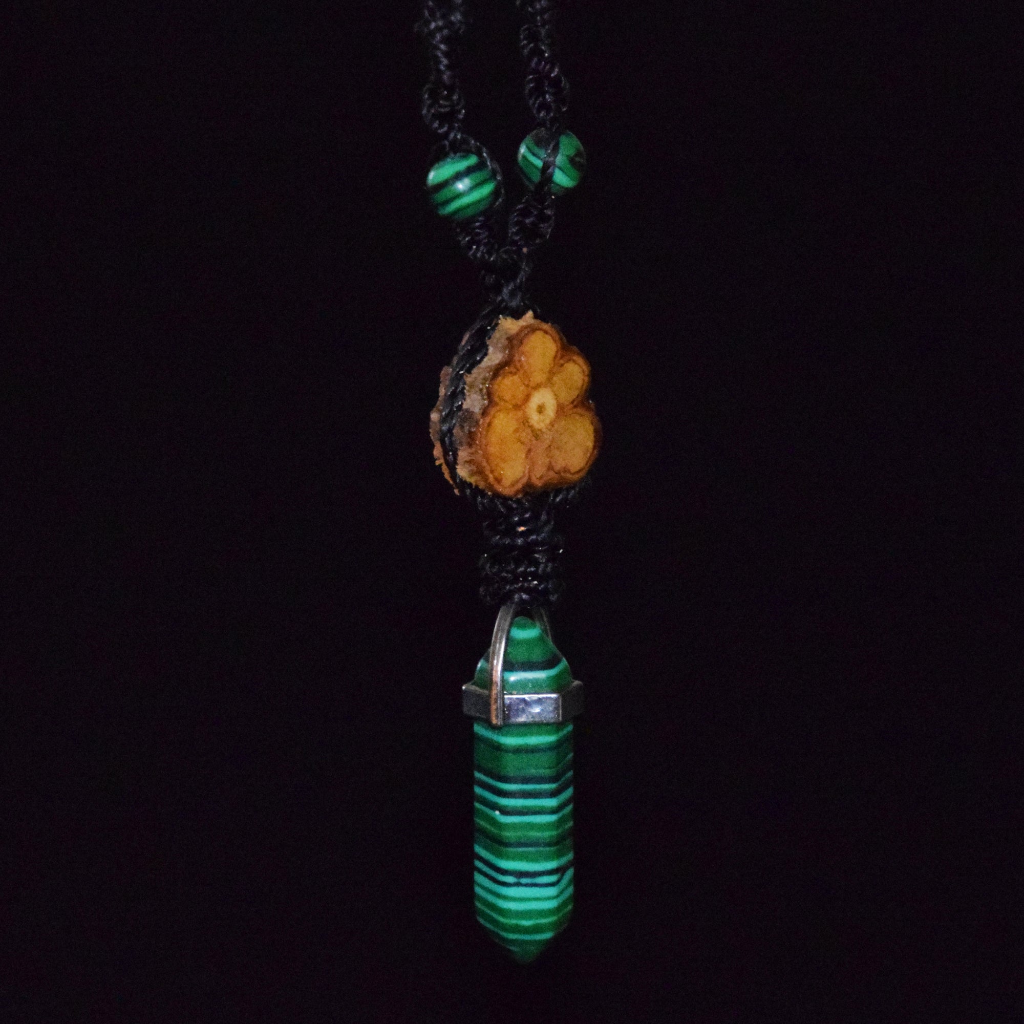 Ayahuasca vine and malaquite macrame necklace