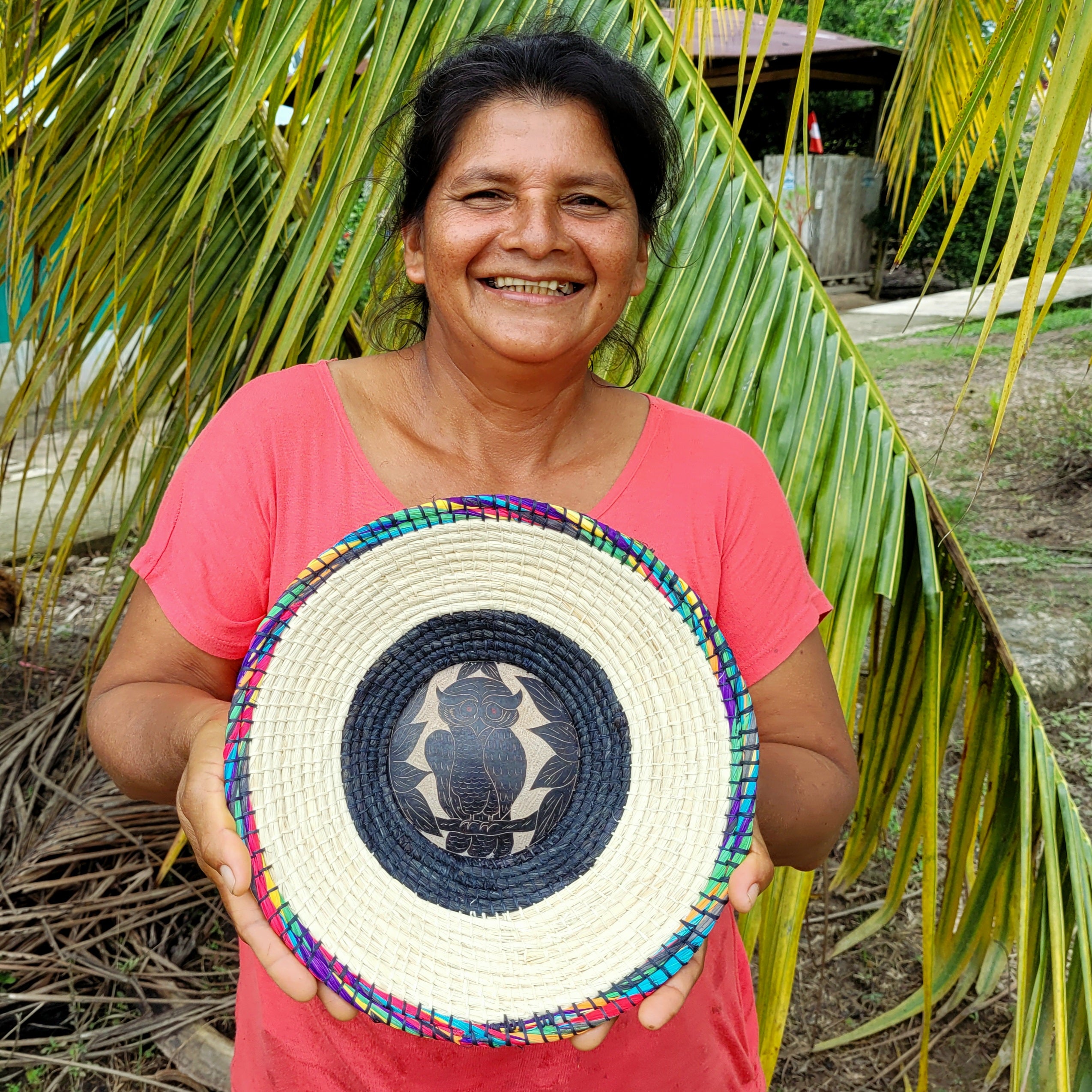 CHAMBIRA BASKET WITH WILDLIIFE CARVING ON CALABASH CENTER - MADE BY PERUVIAN AMAZON ARTISAN