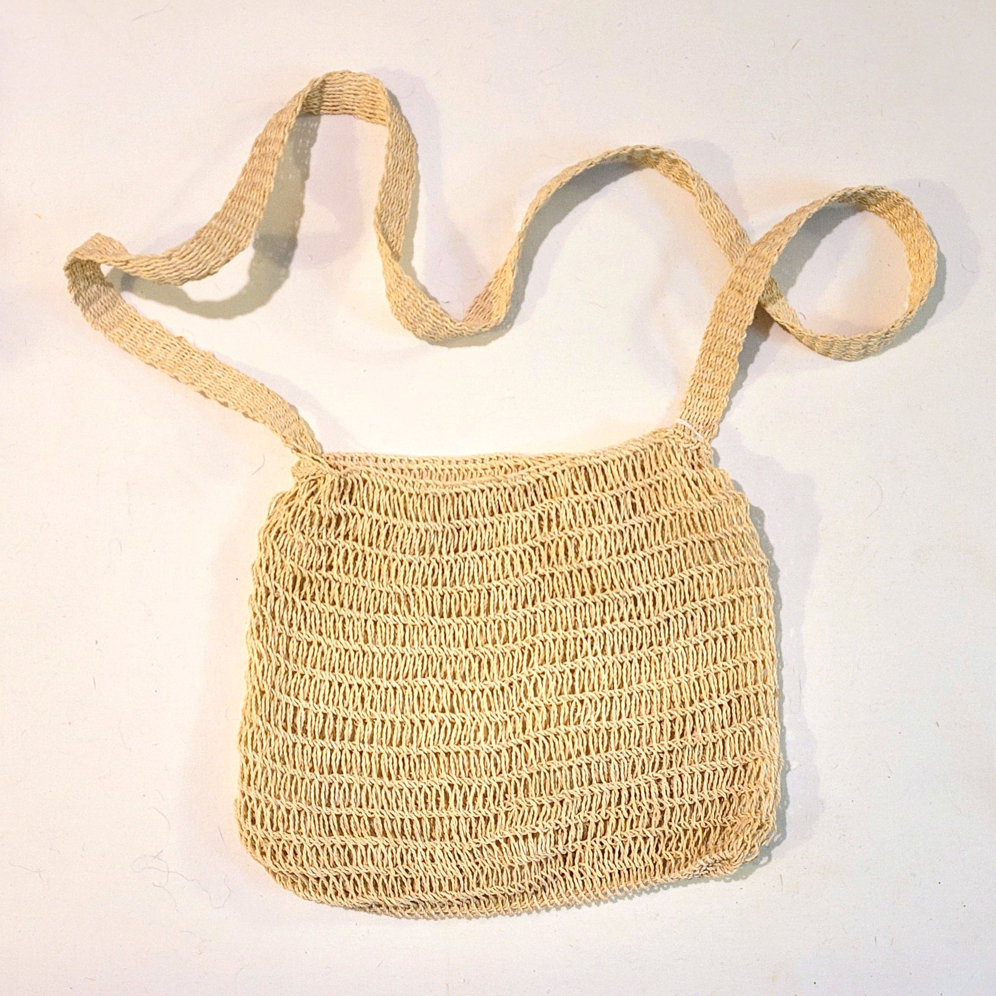 Natural Ivory colored Chambira Shoulder Bag made by a Peruvian Amazon artisan - Amazon Ecology
